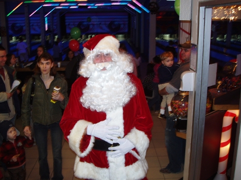 The kids watch as Santa says goodbye!